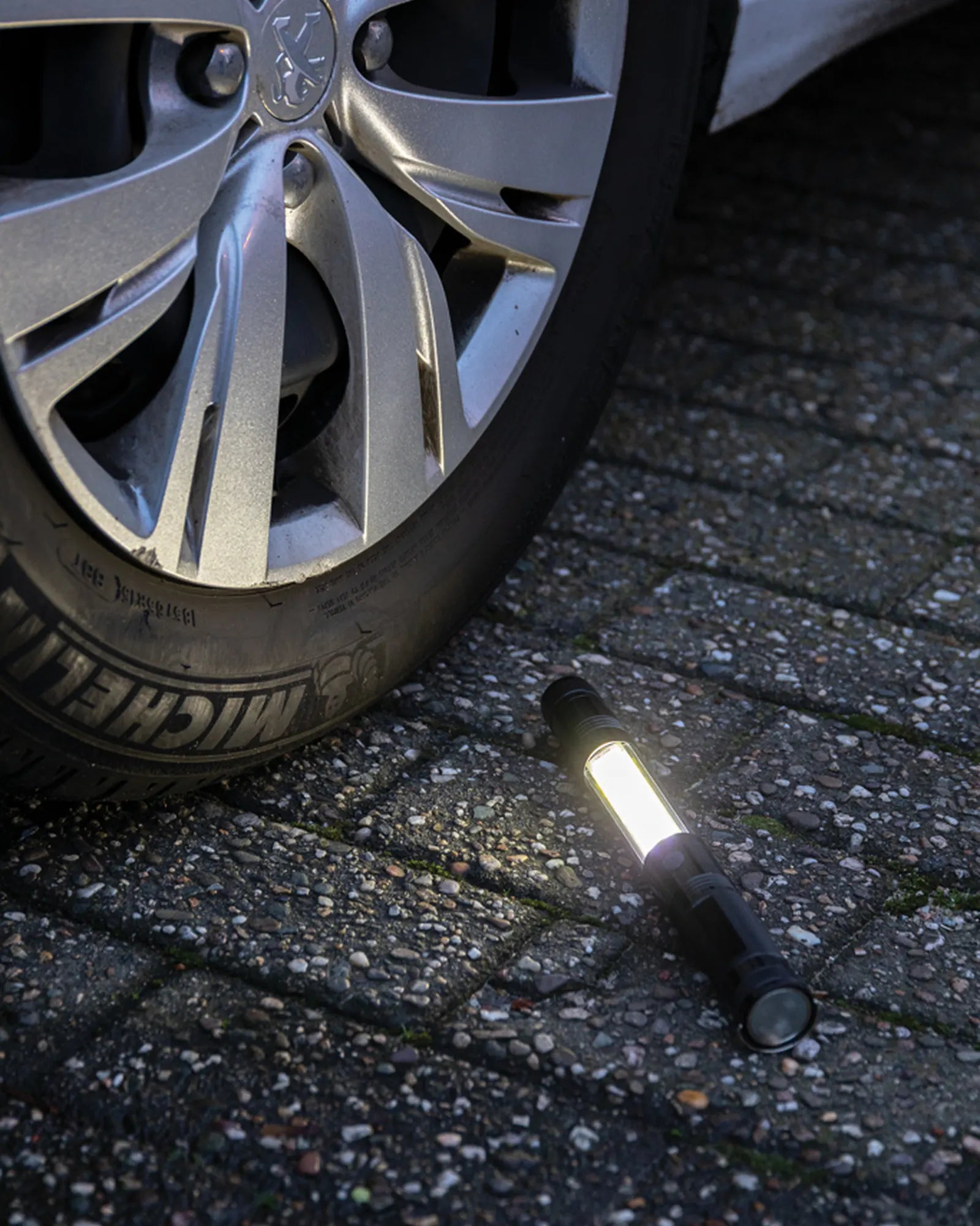 Promotional aluminum telescopic lamp with COB - 8
